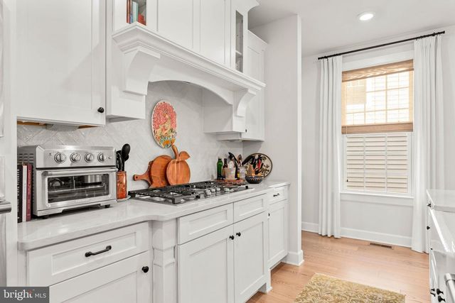 1218 SCULTHORPE DR, West Chester, PA 19380