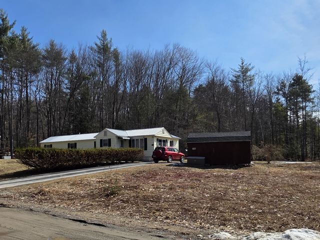 149 Golden Circle Drive, Farmington, NH 03835