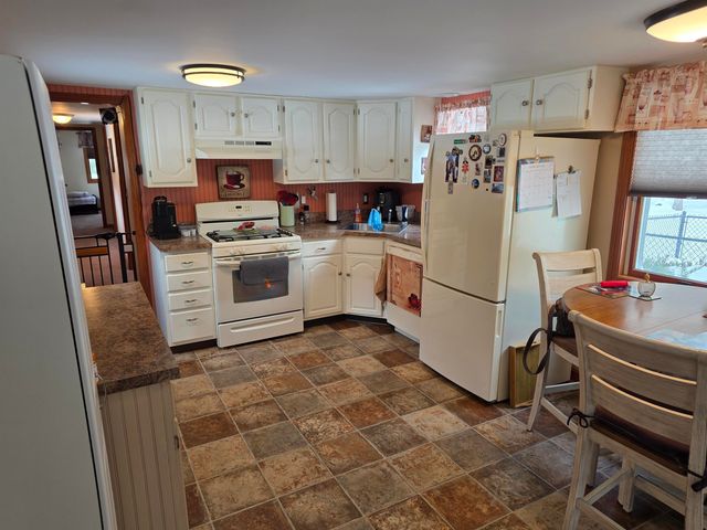 149 Golden Circle Drive, Farmington, NH 03835