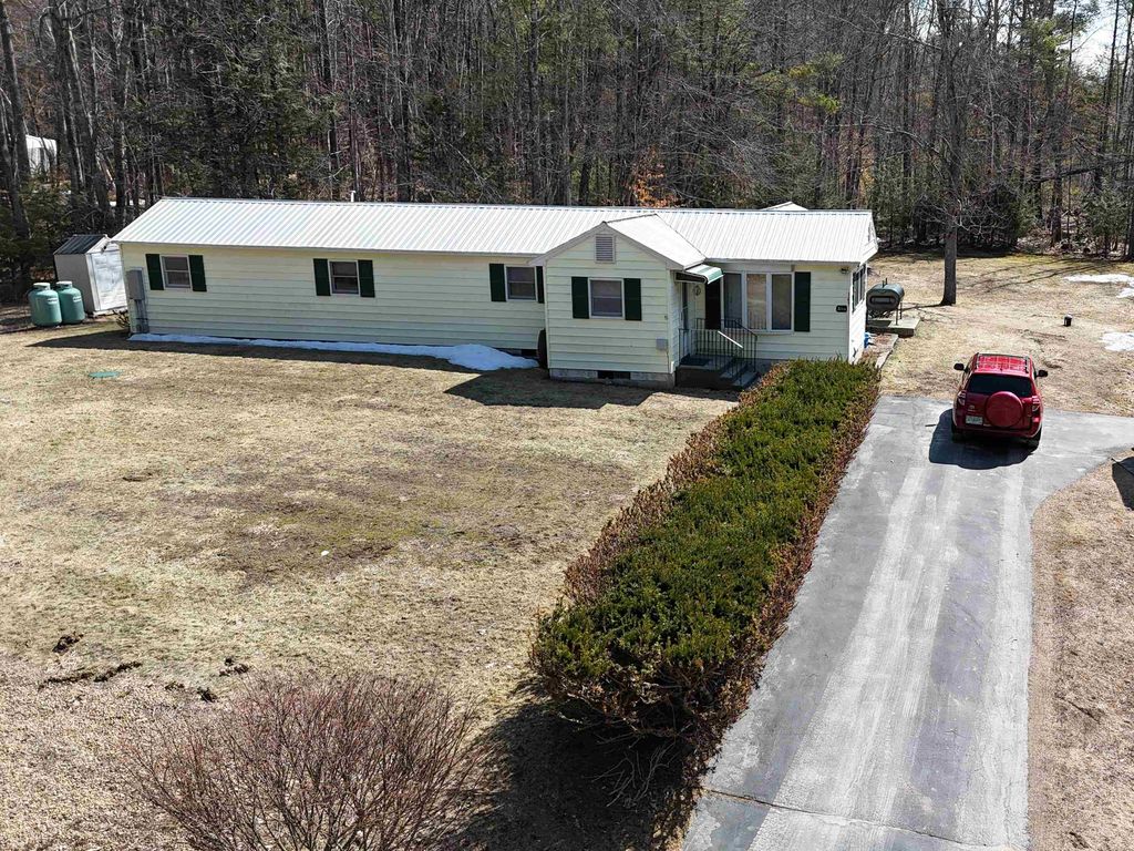 149 Golden Circle Drive, Farmington, NH 03835