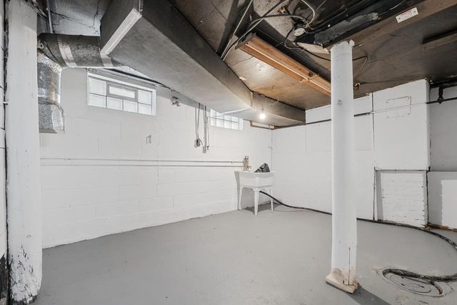 917 S 9th STREET, Milwaukee, WI 53204
