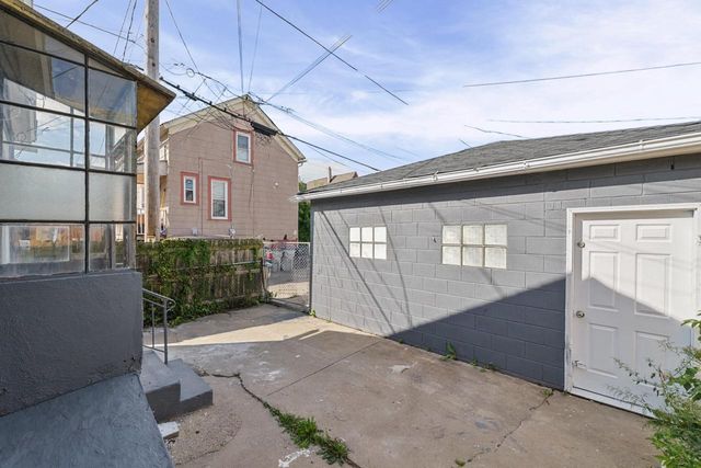 917 S 9th STREET, Milwaukee, WI 53204