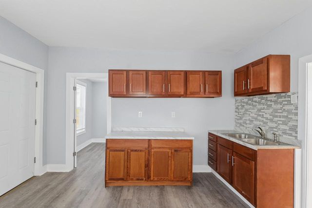 917 S 9th STREET, Milwaukee, WI 53204
