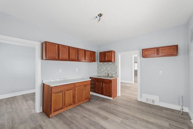 917 S 9th STREET, Milwaukee, WI 53204