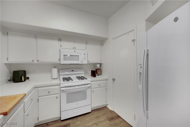 6201 East Lake Mead Boulevard 151, Las Vegas, NV 89156