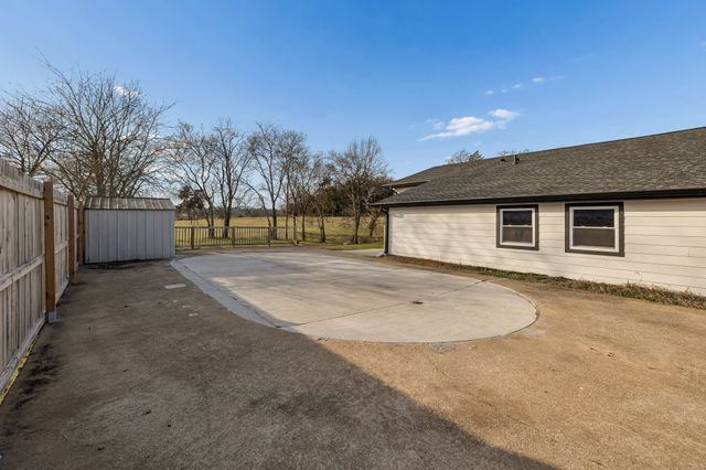 7 Roberts Ln, Lebanon, TN 37087