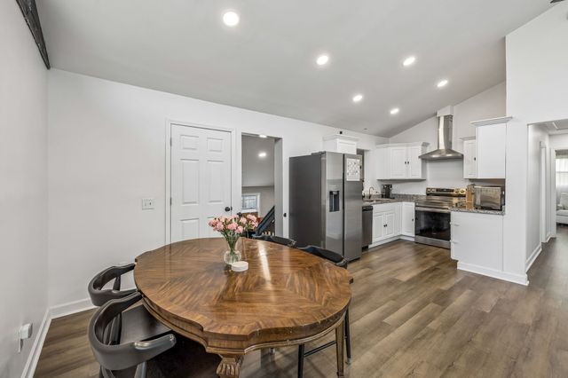 7 Roberts Ln, Lebanon, TN 37087