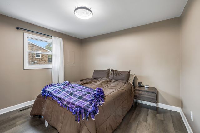 7 Roberts Ln, Lebanon, TN 37087