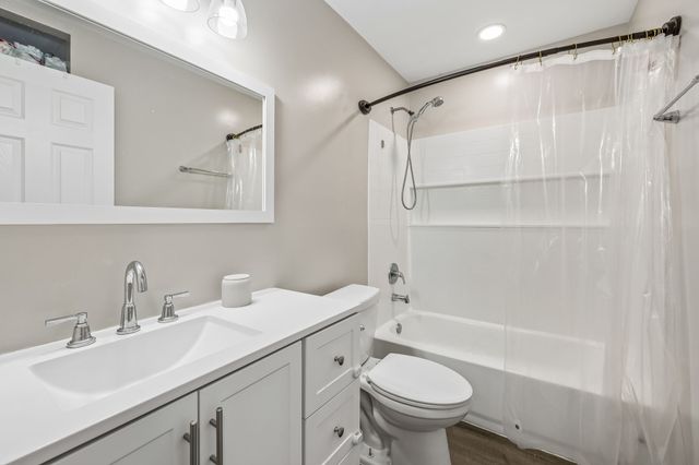 7 Roberts Ln, Lebanon, TN 37087