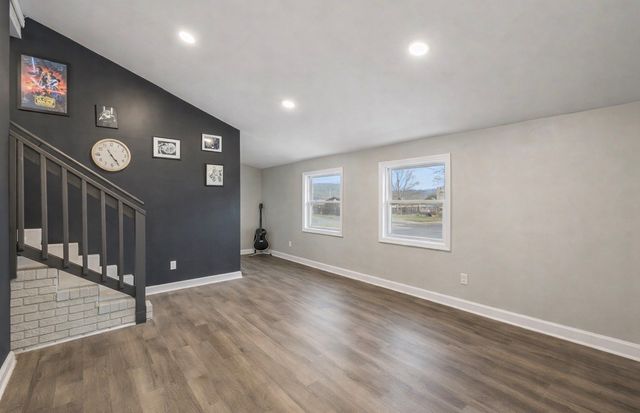 7 Roberts Ln, Lebanon, TN 37087