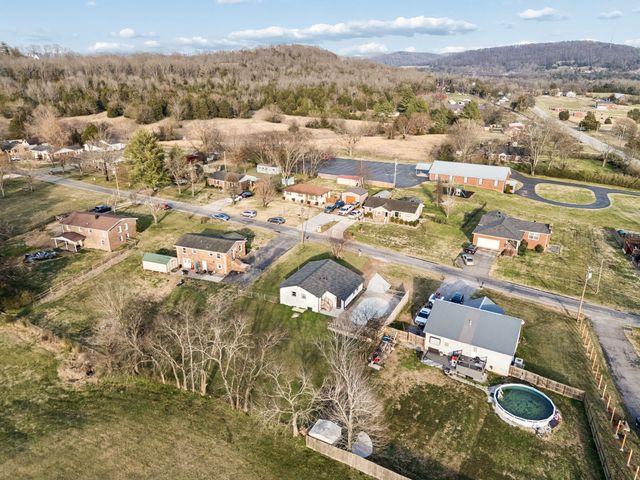 7 Roberts Ln, Lebanon, TN 37087