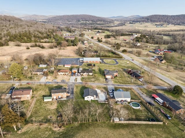 7 Roberts Ln, Lebanon, TN 37087