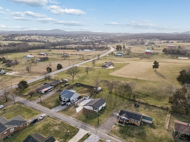 7 Roberts Ln, Lebanon, TN 37087
