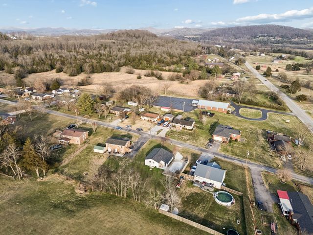 7 Roberts Ln, Lebanon, TN 37087