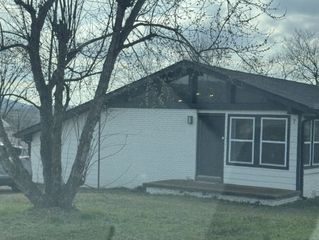 7 Roberts Ln, Lebanon, TN 37087