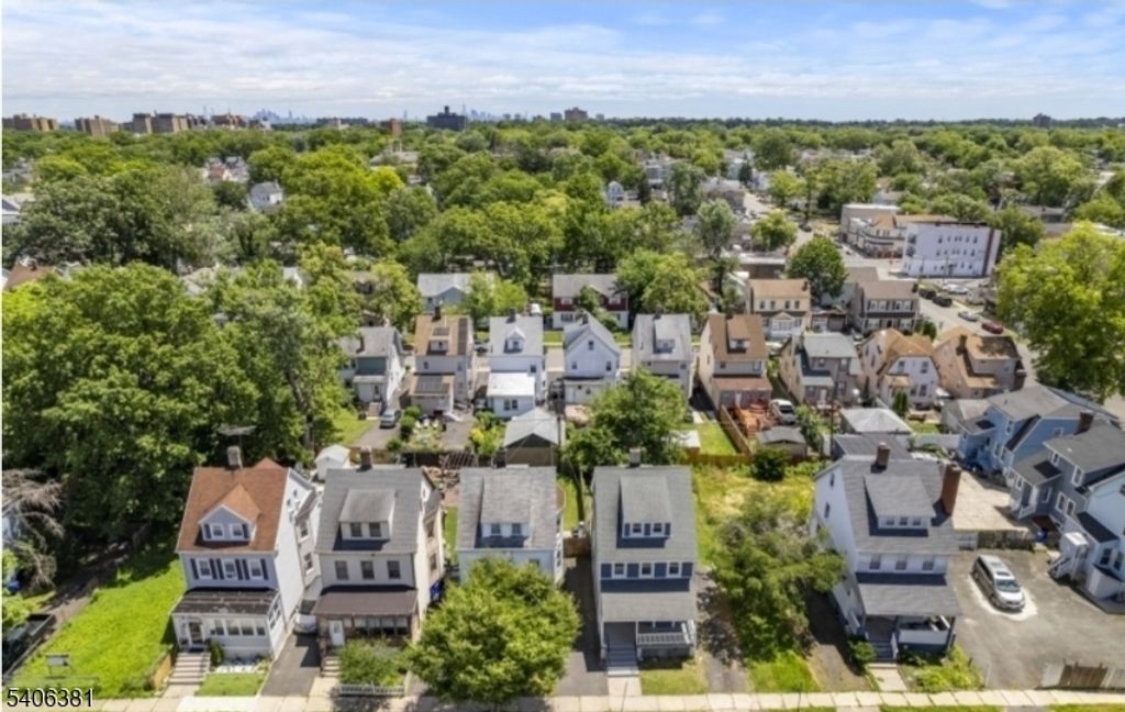 42 Crawford St, East Orange City, NJ 07018