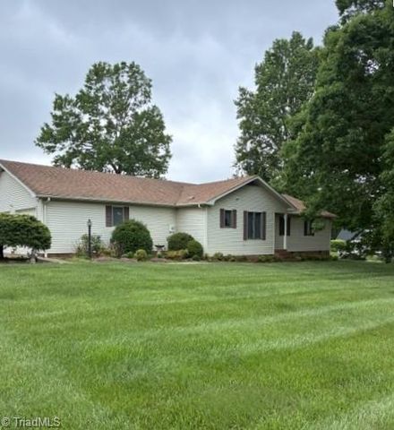 112 Windsor Park Drive, Dobson, NC 27901