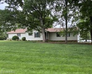 112 Windsor Park Drive, Dobson, NC 27901