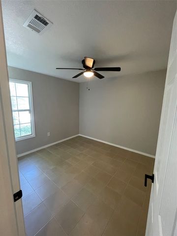 2155 New York Avenue, Fort Worth, TX 76104