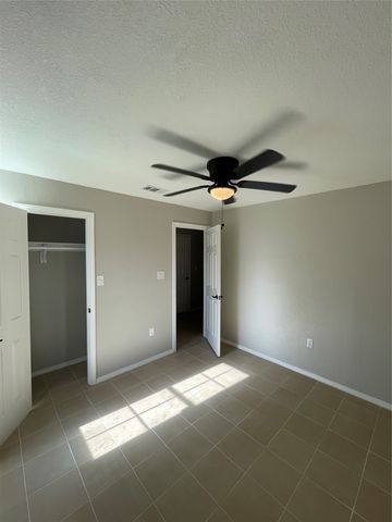 2155 New York Avenue, Fort Worth, TX 76104