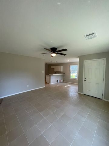 2155 New York Avenue, Fort Worth, TX 76104