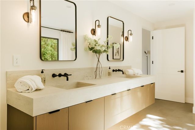 4072 Alonzo Avenue, Encino, CA 91316