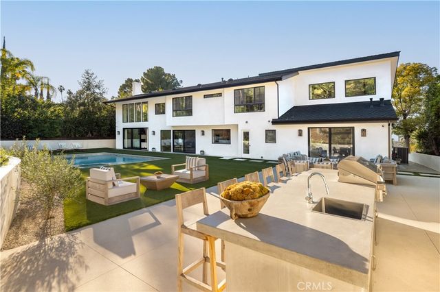 4072 Alonzo Avenue, Encino, CA 91316