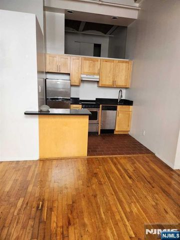 840 River Road 404, Edgewater, NJ 07020