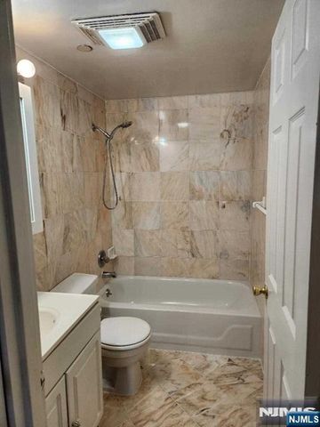 840 River Road 404, Edgewater, NJ 07020