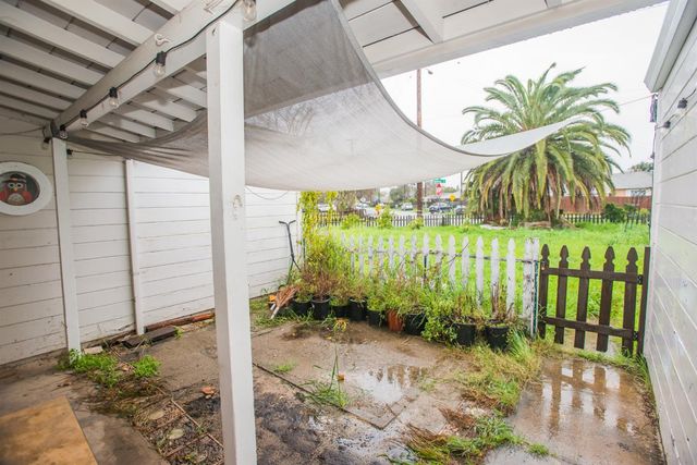 1201 Helena Ave, Sacramento, CA 95815