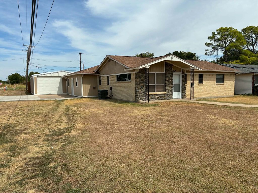 3701 Bluebell Drive, Everman, TX 76140 — exterior