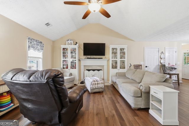 131 Shamrock Court, Mount Airy, GA 30563