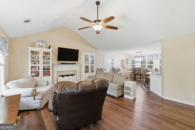 131 Shamrock Court, Mount Airy, GA 30563