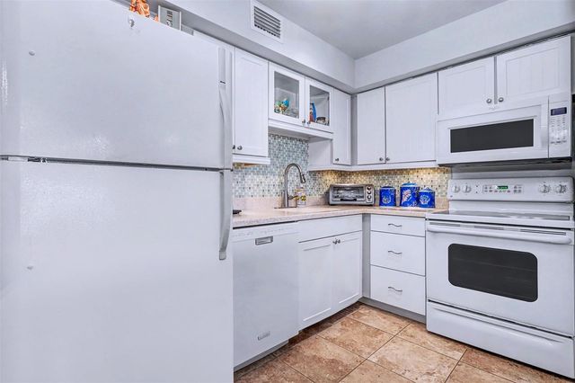 17400 GULF BOULEVARD H-2, Redington Shores, FL 33708