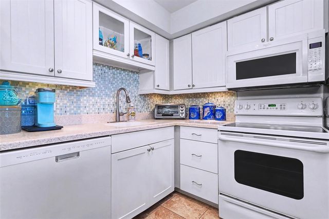 17400 GULF BOULEVARD H-2, Redington Shores, FL 33708