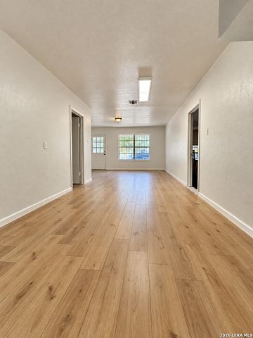 111 ASHLAND DR, San Antonio, TX 78218