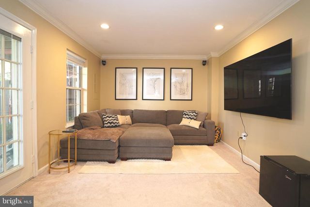14618 STREAM POND DR, Centreville, VA 20120