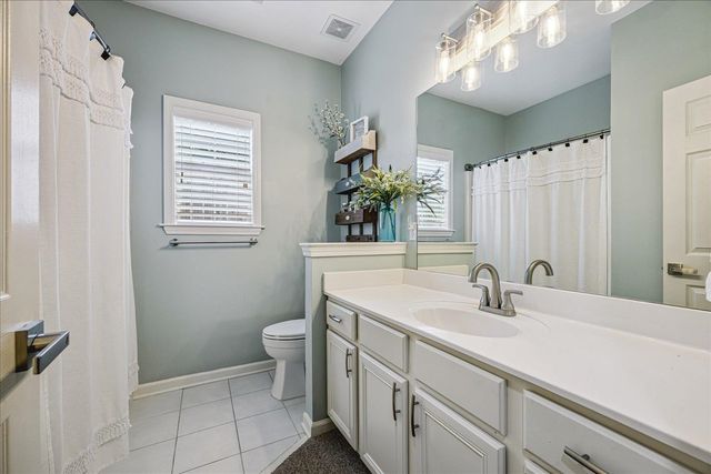 10450 KENSINGTON CIR, Collierville, TN 38017