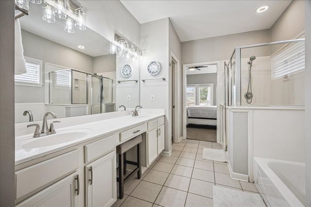 10450 KENSINGTON CIR, Collierville, TN 38017