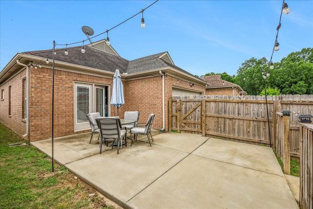 10450 KENSINGTON CIR, Collierville, TN 38017