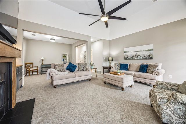 10450 KENSINGTON CIR, Collierville, TN 38017
