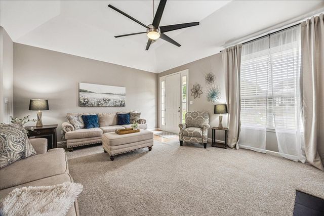 10450 KENSINGTON CIR, Collierville, TN 38017