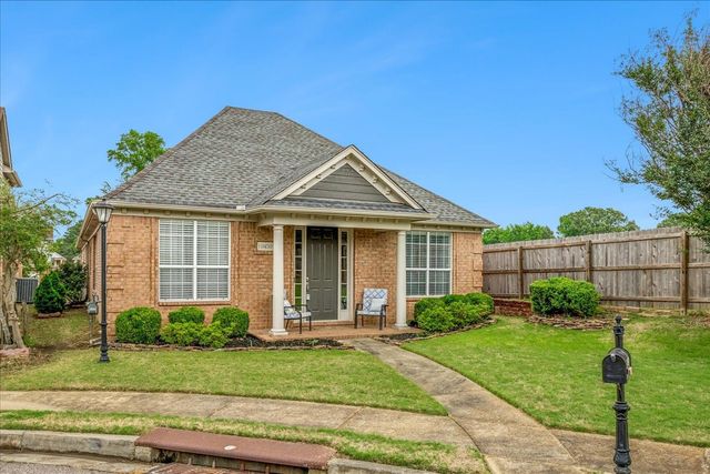 10450 KENSINGTON CIR, Collierville, TN 38017