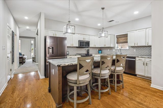 10450 KENSINGTON CIR, Collierville, TN 38017