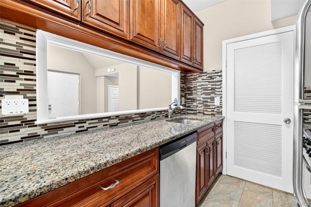 11 Jackson Avenue 81, Scarsdale, NY 10583