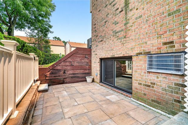 11 Jackson Avenue 81, Scarsdale, NY 10583