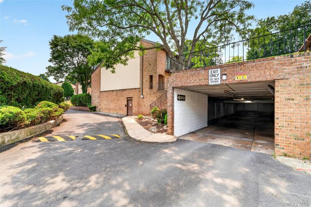 11 Jackson Avenue 81, Scarsdale, NY 10583