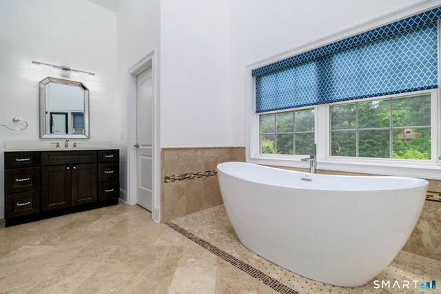 354 Oaklawn Avenue, Stamford, CT 06905