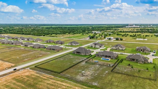 8165 HONEYWELL Avenue, Greenville, TX 75402