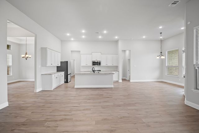8165 HONEYWELL Avenue, Greenville, TX 75402